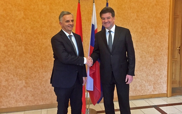 Le Conseiller fédéral Didier Burkhalter et le ministre slovaque des affaires étrangères, Miroslav Lajcak. © DFAE