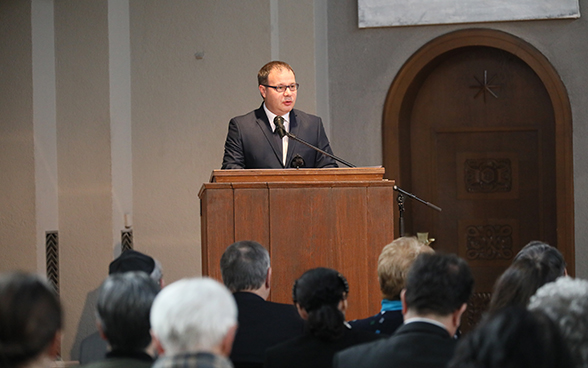 Vlad Vasiliu, ambassadeur de Roumanie en Suisse et président de l’IHRA jusqu’au 7 mars 2017 prononce un discours à l’occasion de la Journée internationale dédiée la mémoire des victimes de l'Holocauste.