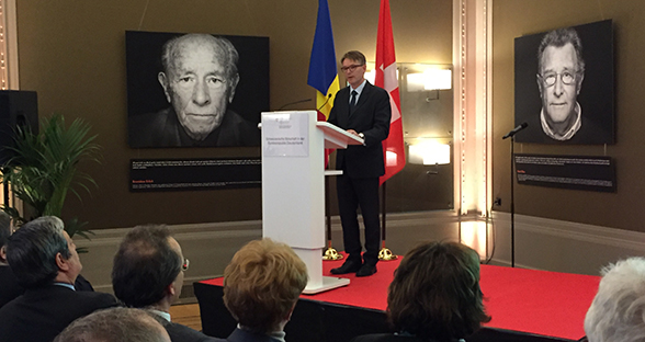 The new chairman of the IHRA, FDFA Secretary General Benno Bättig, gives a speech at the Swiss embassy in Berlin on 7 March 2017.