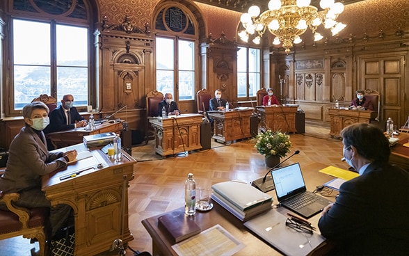 Stanza delle sedute del Consiglio federale durante una riunione. 