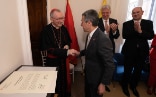 Il consigliere federale Ignazio Cassis e il Cardinale Pietro Parolin durante l’inaugurazione dell’Ambasciata svizzera presso la Santa Sede.  