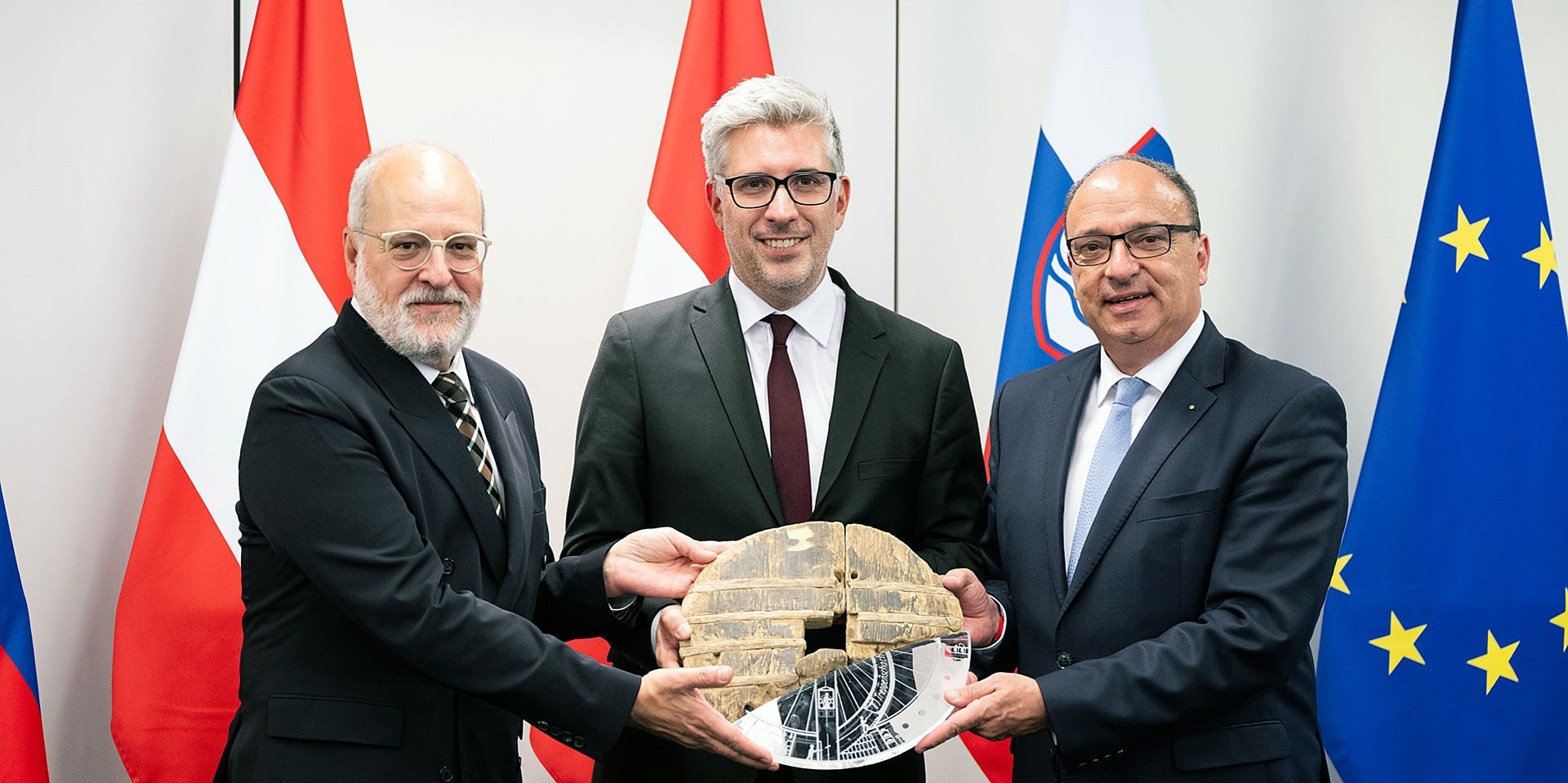 Von links nach rechts: Alexandre Fasel, Staatssekretär des EDA, Marko Štucin, slowenischer Staatssekretär für europäische Angelegenheiten, und Markus Dieth, Präsident der Konferenz der Kantonsregierungen.