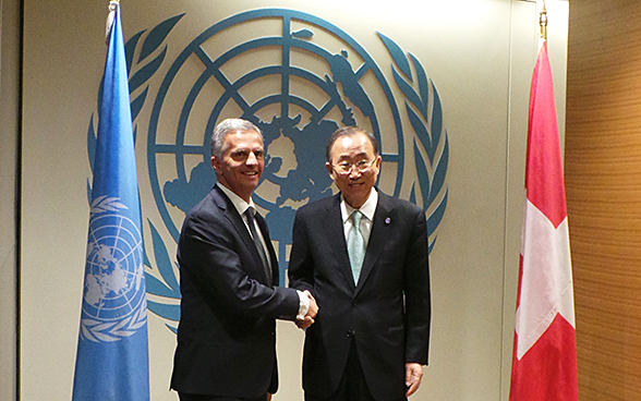 Le président de la Confédération Didier Burkhalter en compagnie du secrétaire général de l’ONU, Ban Ki-moon, à l’occasion de la 69e Assemblée générale des Nations unies à New York.