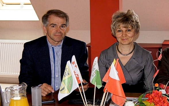 Philippe Nendaz with Agata Stwora, head teacher of the Polish special needs school in Łodygowice.