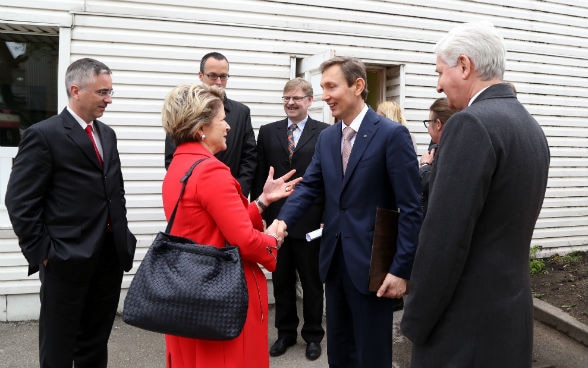 State Secretary Ineichen-Fleisch with Rolands Panko from the Latvian development bank